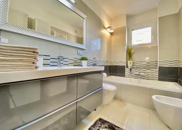 Lejlighed Bright 4-bedroom Near San Siro