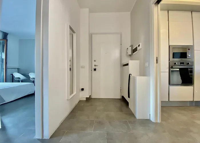 Bright 4-bedroom Near San Siro Lejlighed *