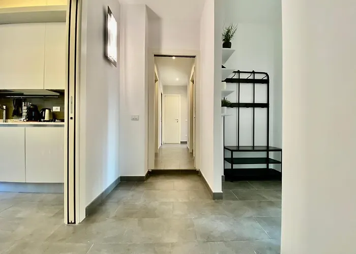 Lejlighed Bright 4-bedroom Near San Siro *