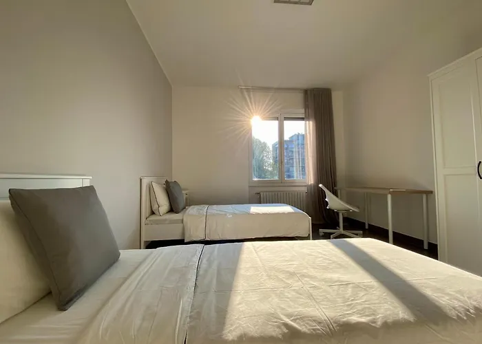 Bright 4-bedroom Near San Siro Lejlighed *